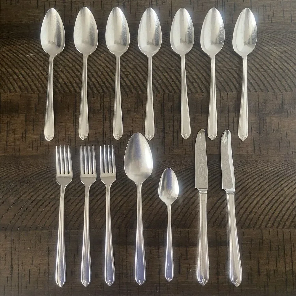14 Oneida Heirloom Silver Plate Longchamps Chaumont Flatware Replacement Set